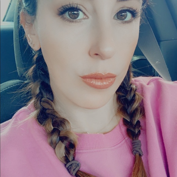 Meet your Posher, Jennifer - Picture 5 of 5